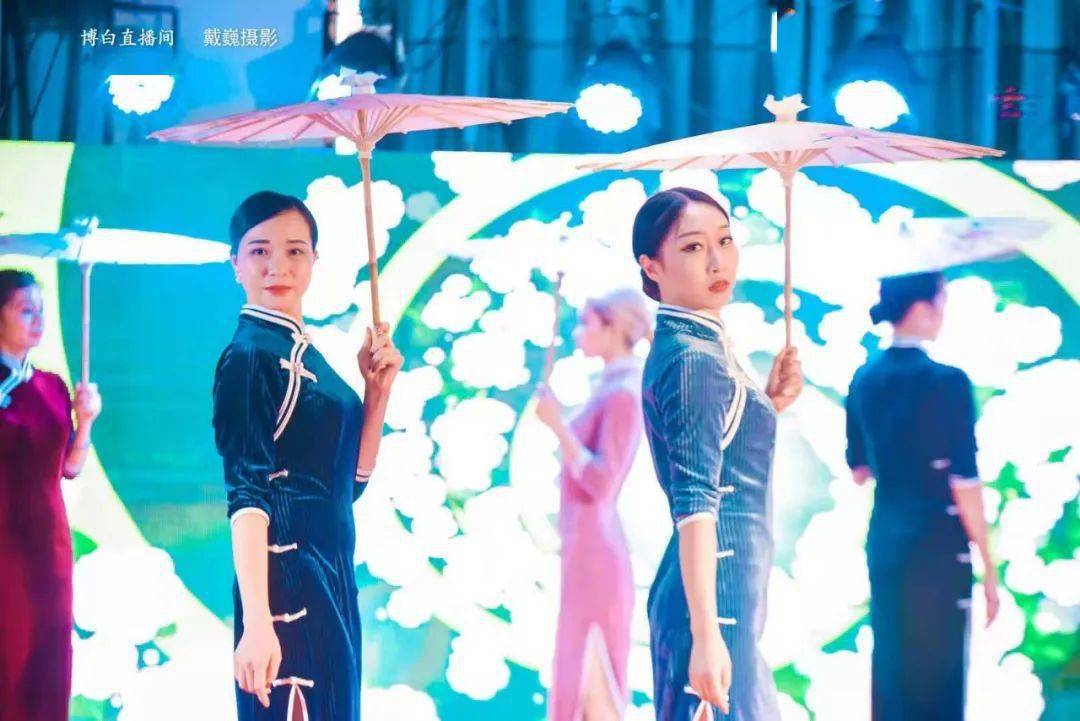 只因为爱的人在路上谁唱的 f4817b272f644df9b3be7f0b42d85e5d.jpeg