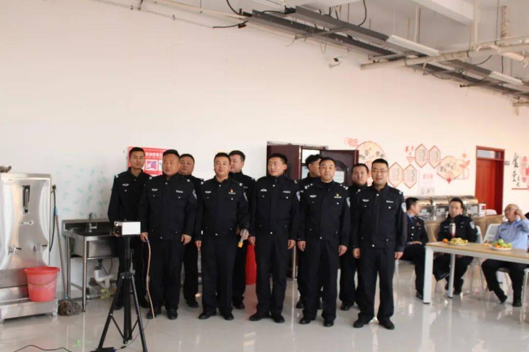 新年之你比划我猜成语_你比划我猜成语图片(3)