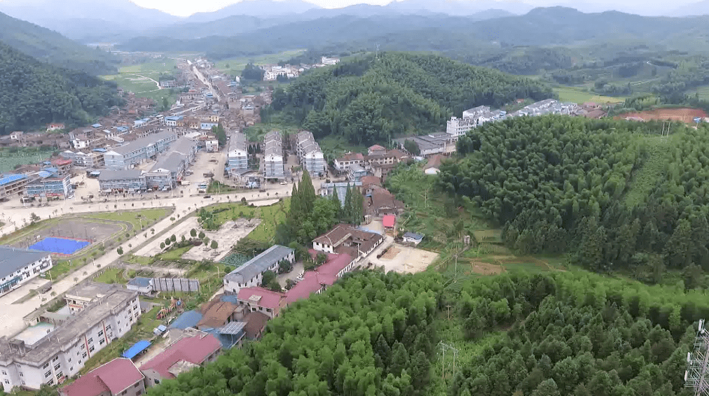 岛石村是止马镇第一大行政村,地处止马镇东北部,在秀丽的富屯溪畔上游