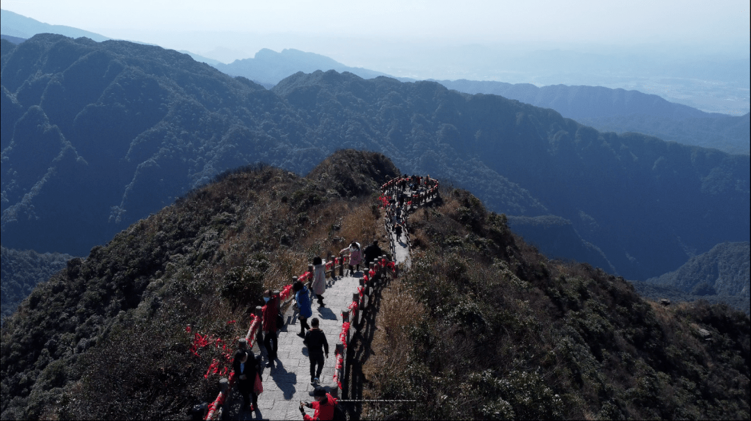 2021年的第一天大明山人山人海!还特美