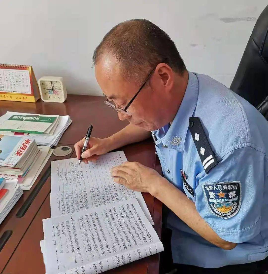 战不倒的硬核老警徐文利请你安心养病所里的工作一切都好67