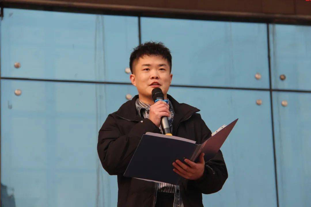 物理组教师代表杨俊涛