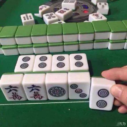 他们的最爱是美食 麻将 打牌 电视 喝酒 唯独不是你 用下面此头像的