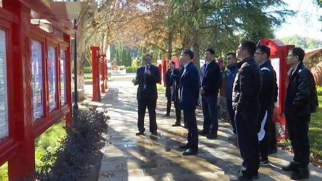 期间,援滇临时党支部全体党员到牟定党建主题公园,就毕昌杰,夏崇先,曹