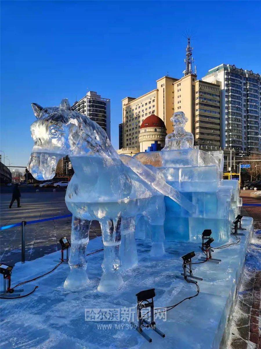 哈同高速公路--先锋路福田乘用车哈尔滨智诚店门前:冰雪景观《情怀》