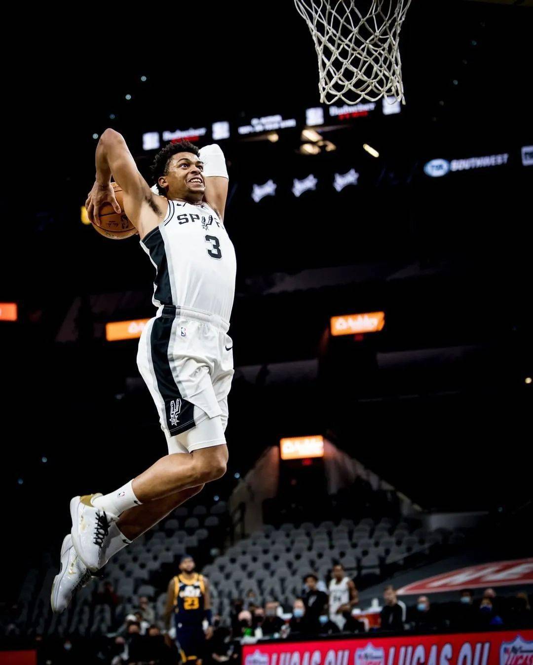 keldon johnson// nike zoom kobe v protro "parade"