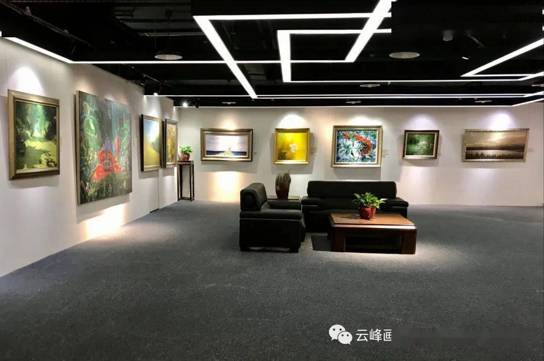 场景欣赏联合主办:横琴励骏庞都广场云峰画苑导赏地点:珠海横琴励骏庞