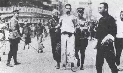 衣冠冢保存中央文件 1927年4月, 蒋介石发动"四一二"反革命政变,严重