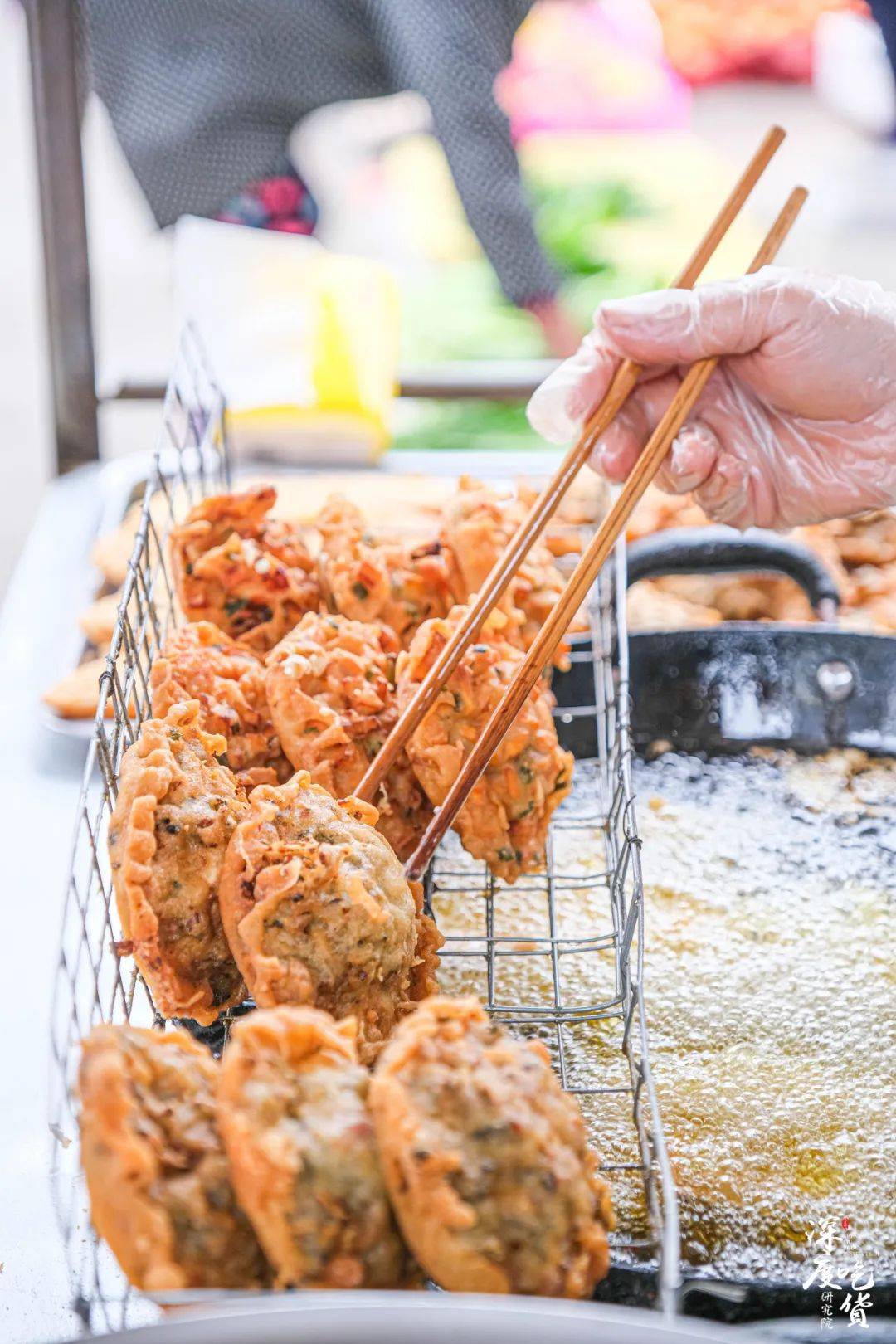 上火也要吃柳州人童年最爱的油炸馍就藏在白云市场