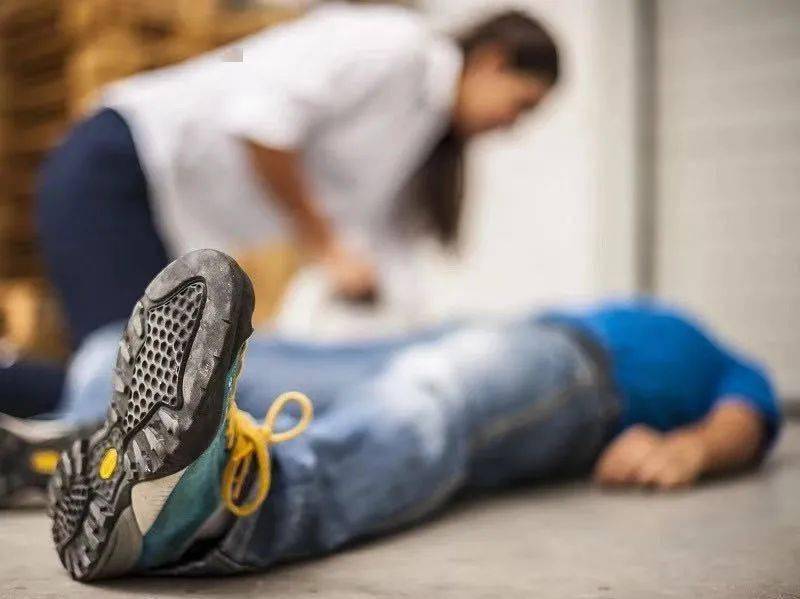 年轻人猝死悲剧频发小心这些因素可能让心脏病一触即发