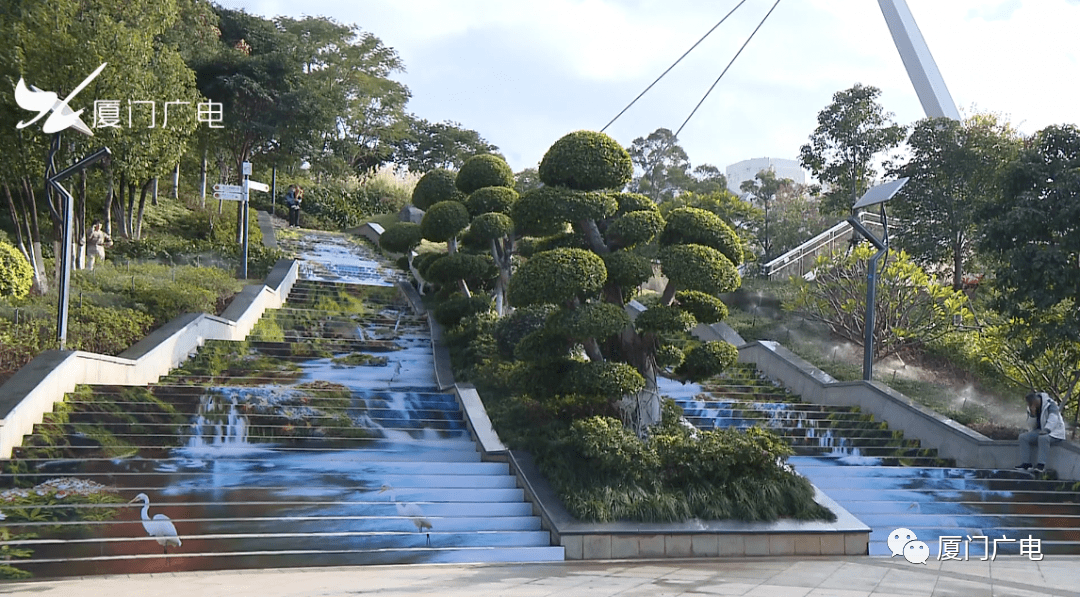 位于湖里区金尚路旁的虎头山公园,原来是一处脏乱的棚户区,2017年经过