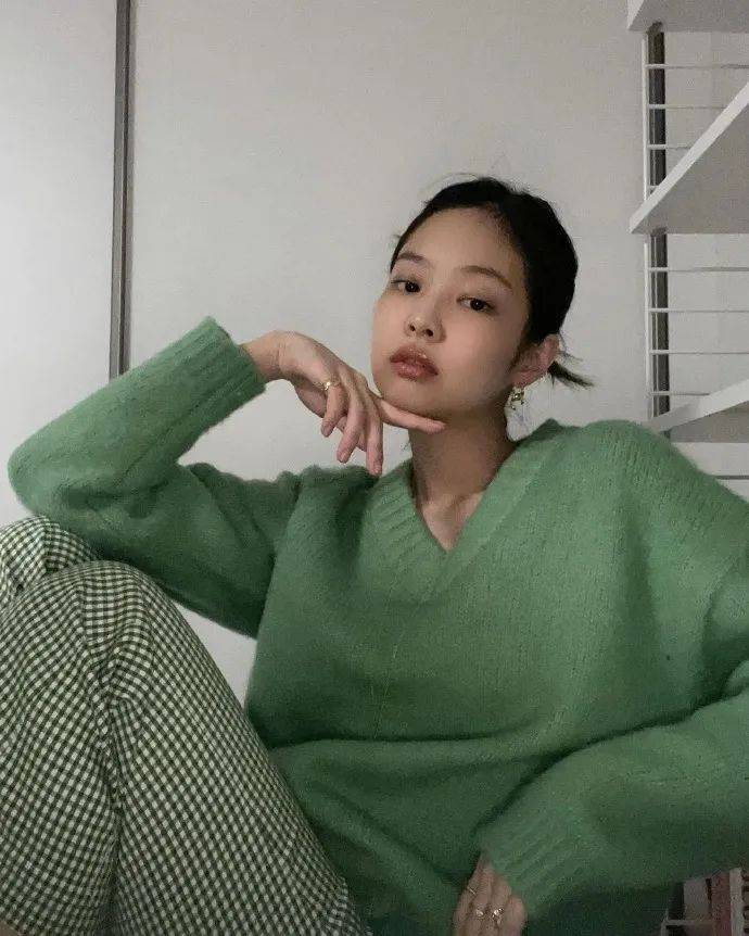 jennie陪我睡,jennie游泳照 jennie 可爱妮妮子