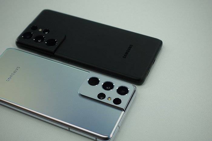 系列|三星Galaxy S21系列快速上手:最佳手感和安卓顶配机皇来了