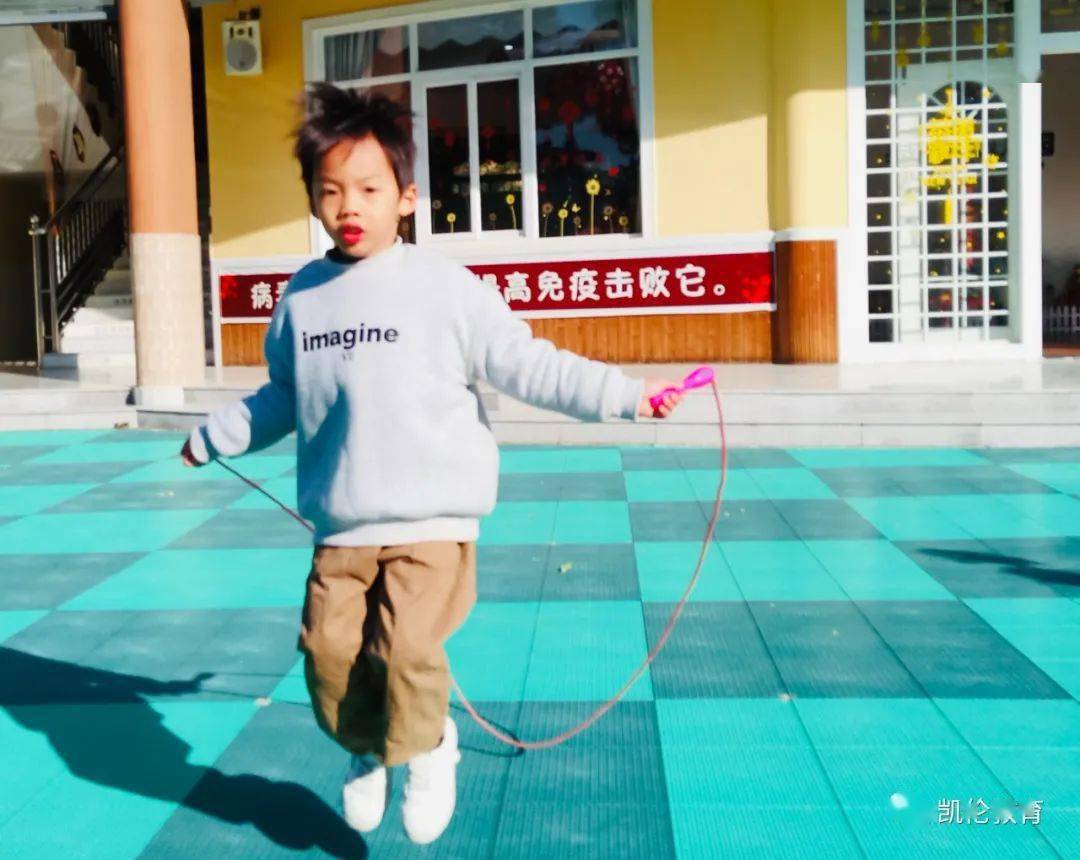 大家怎么练习跳绳的 94487017468f4a07a4608e53d7a04c60.jpeg