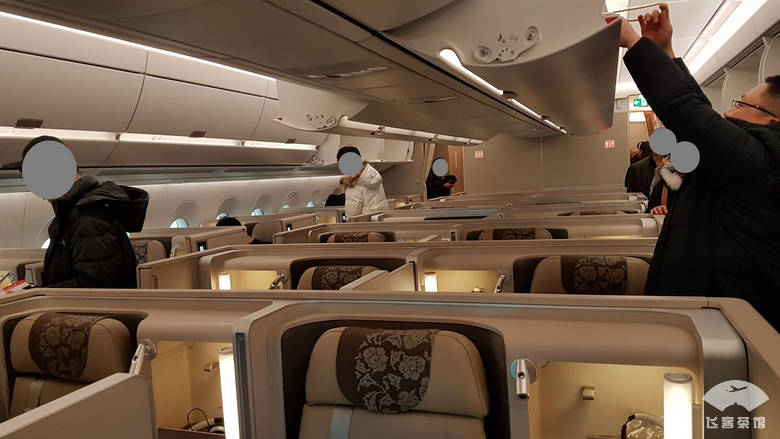 飞机上能独享私人空间!超强a350商务舱座椅,坐一次绝对赚到