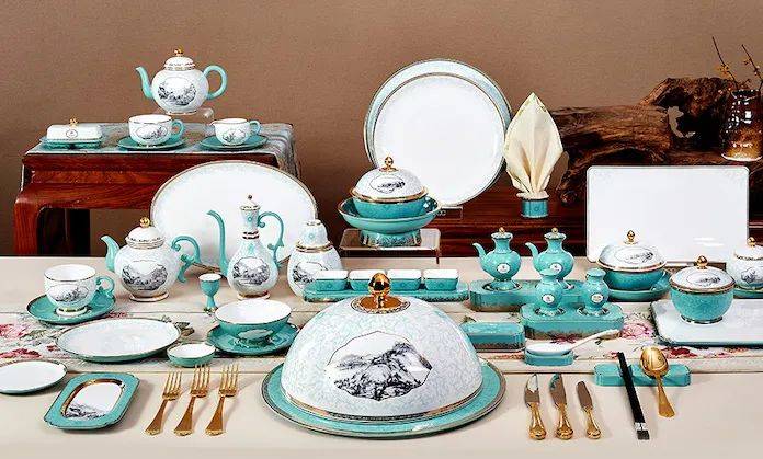 国宴同款餐具流出…皇家私享工艺,百年釉彩描画,太奢侈