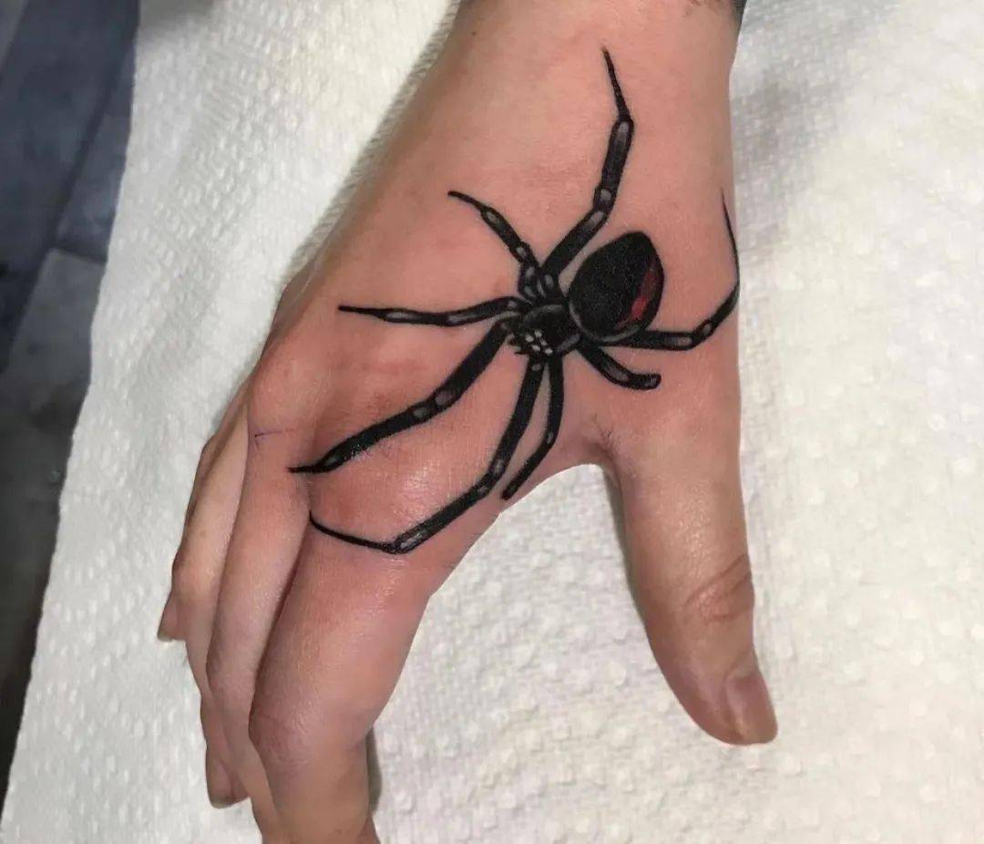 有人喜欢有人害怕的蜘蛛纹身