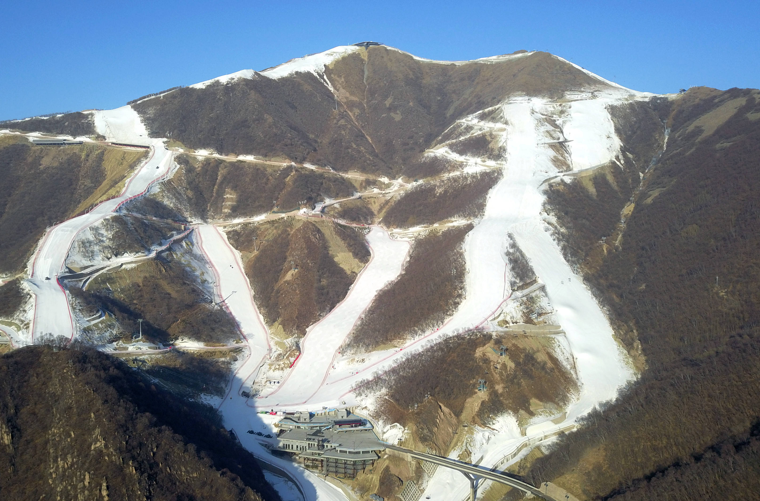 延庆赛区建设填补国内空白的场馆,国家雪车雪橇中心,国家高山滑雪中心