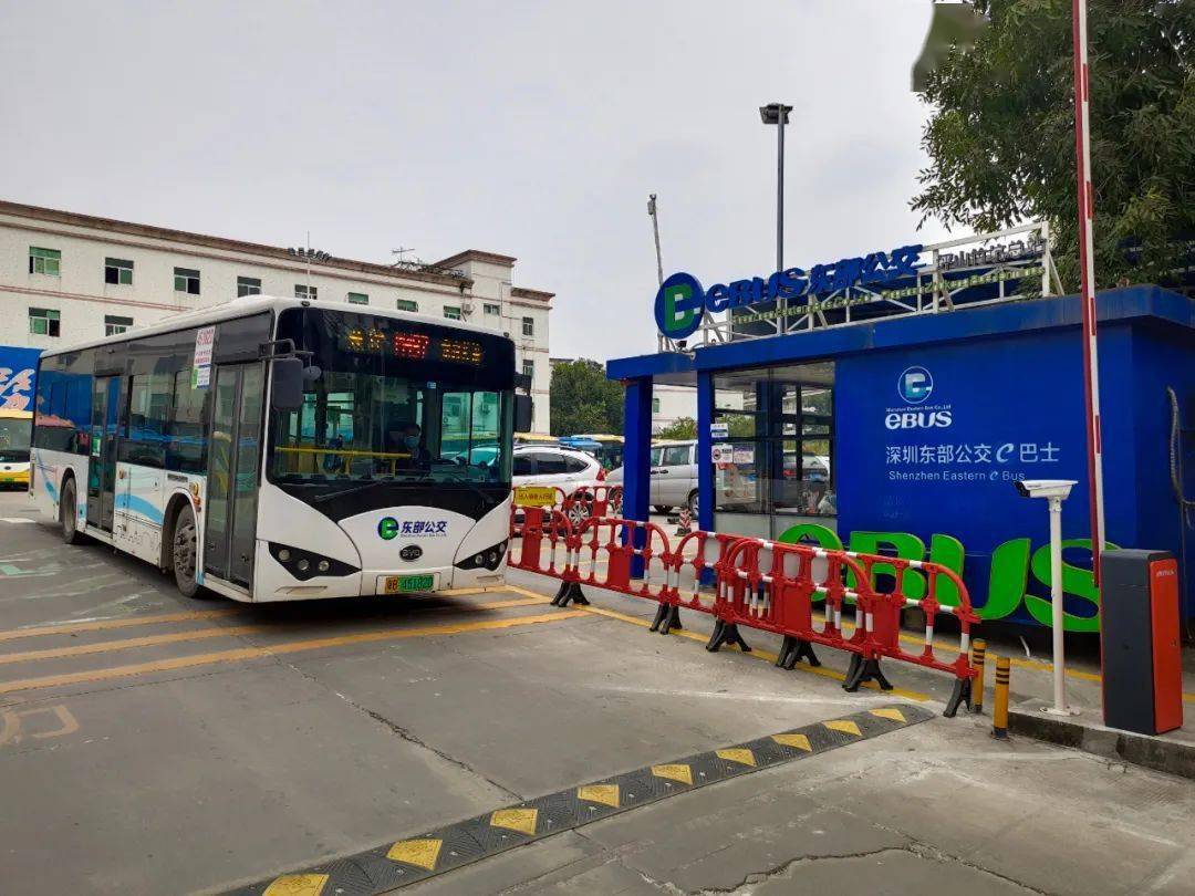 深圳的小伙伴 对这条公交线非常熟悉 隶属于东部公交六分公司竹坑车队