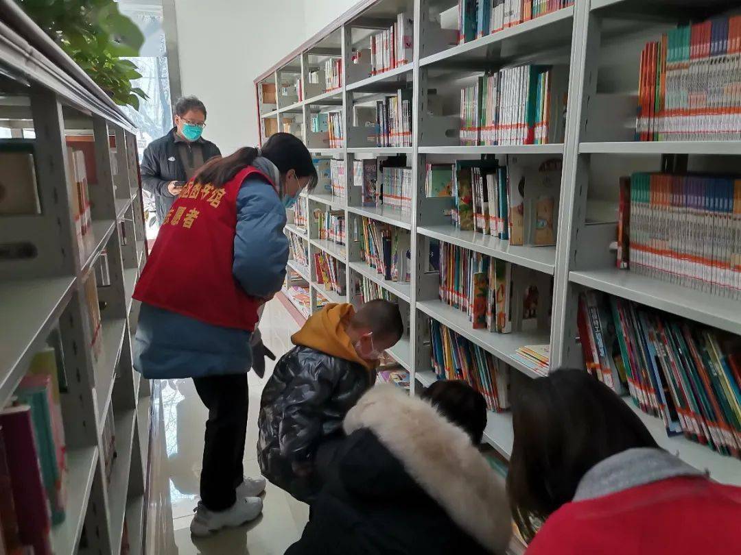 艺术学院"济宁社会实践小队"赴任城区图书馆开展志愿活动