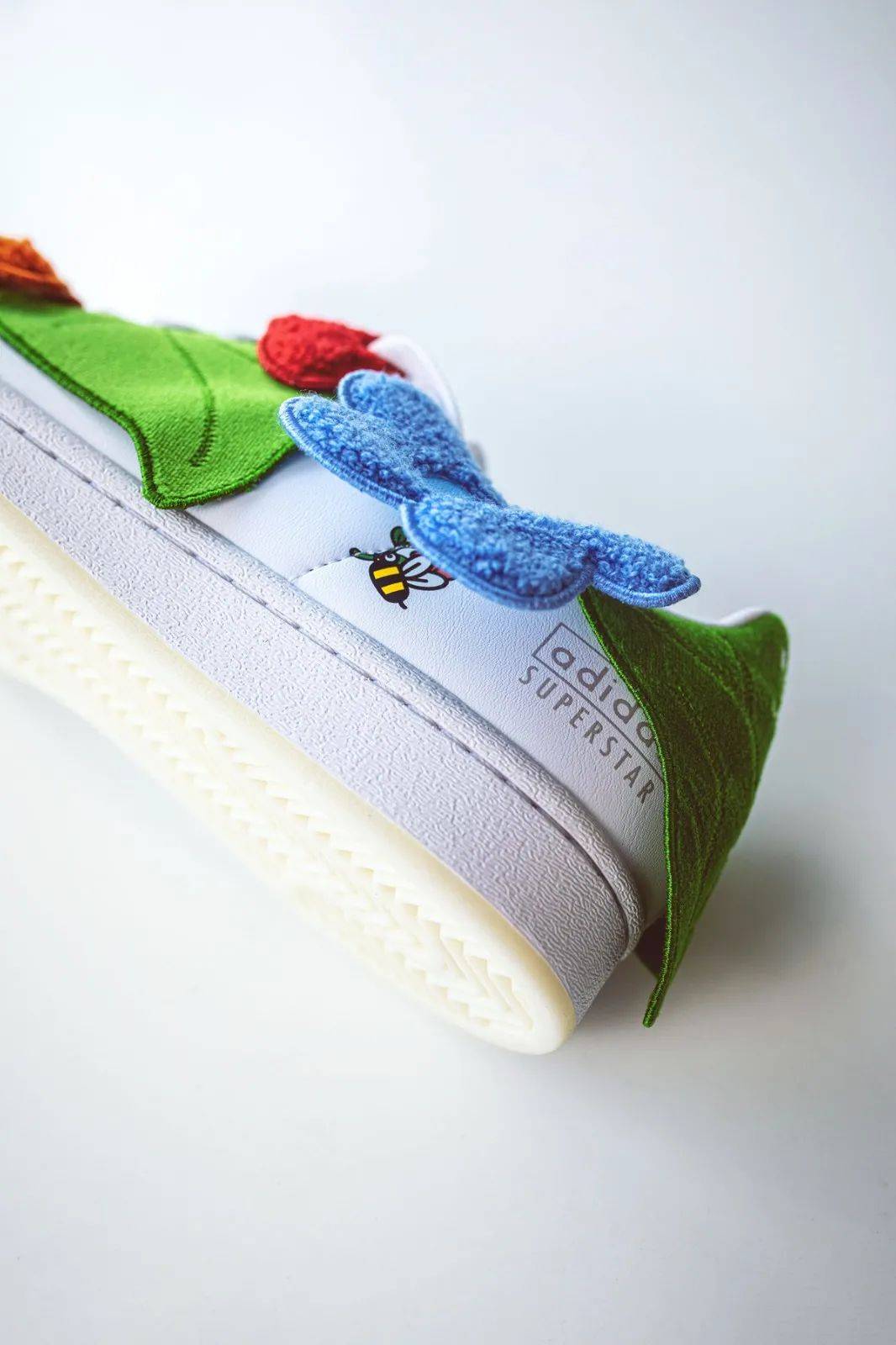 情人节绝配还是联名三叶草小蜜蜂鞋刚刚曝光