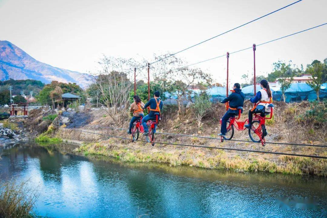 新增的网红项目 ——  水上 高空自行车