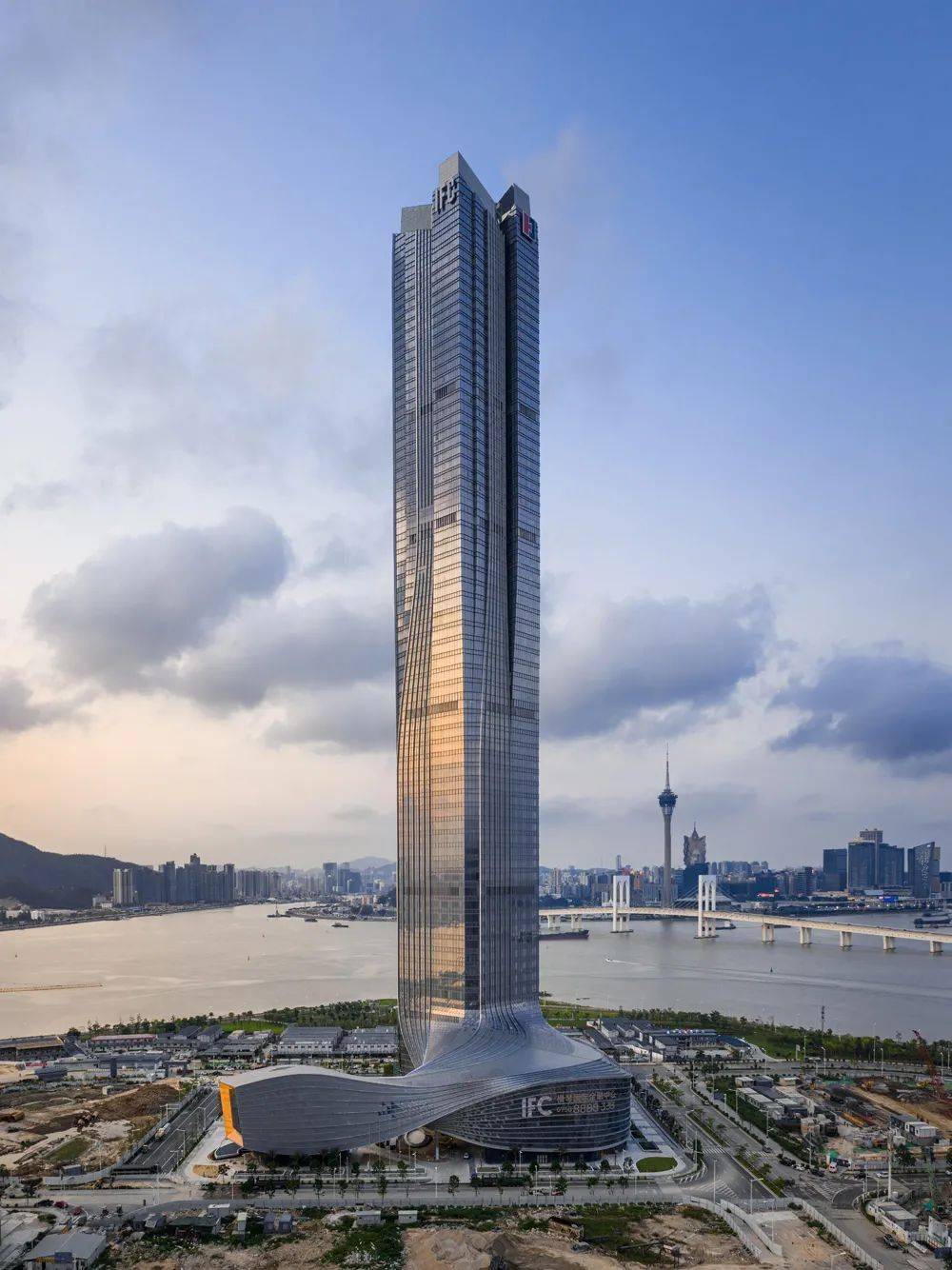 339米珠澳第一高楼横琴国际金融中心aedas