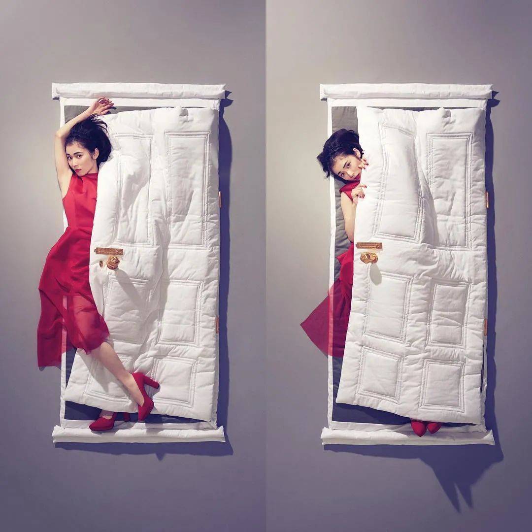 这个日本美女总监,设计风格太大大大大大胆了!_海报