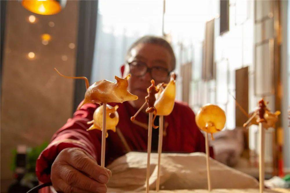 马林摄影作品欣赏中国非物质文化遗产吹糖人