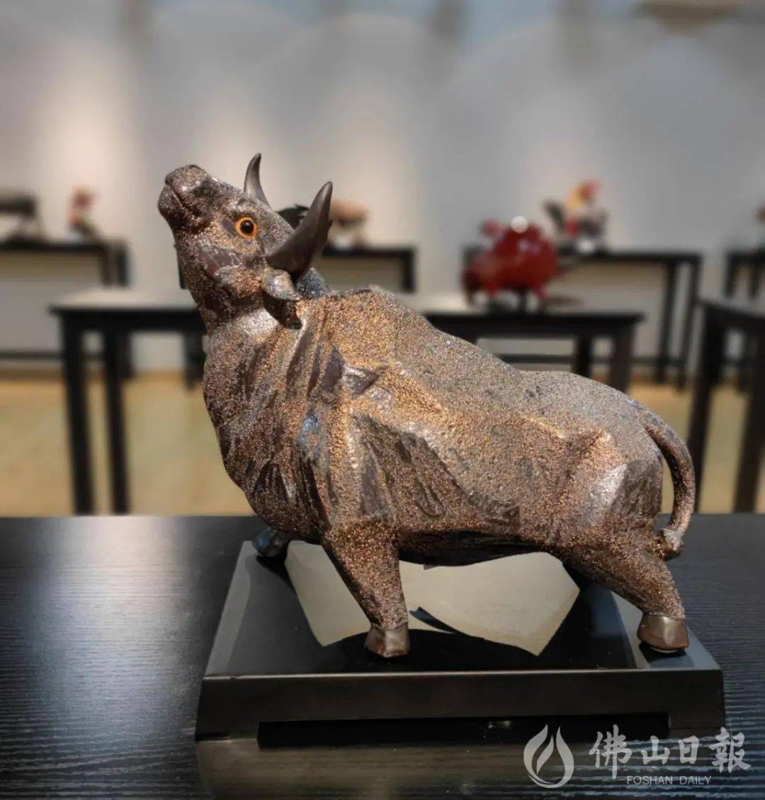 非遗文化风格多样大师之作静观艺术馆展出60多件陶牛作品