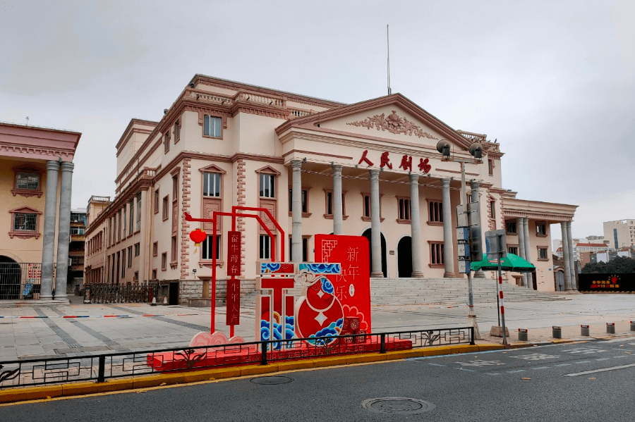 漳州城投集团重点在景区门口加强布景效果,还在西院湖,人民剧场,漳州