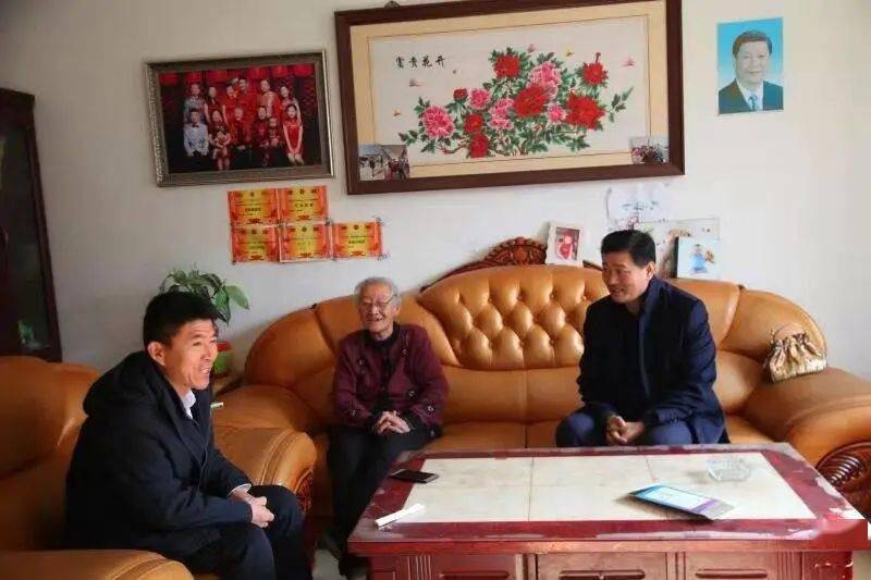 牟焕民带队到六合街道协胜村走访慰问