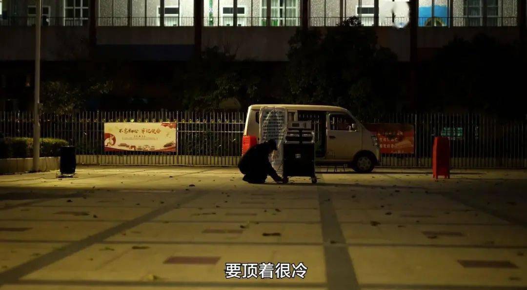 02你说想发财,我说我就是喜欢80年代,何叔用16毫米胶片来放映,放映机