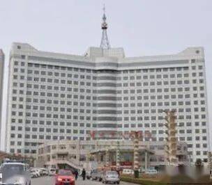 诸城市人民医院1号综合楼,建成于2000年初,总建筑面积约41000平方米.