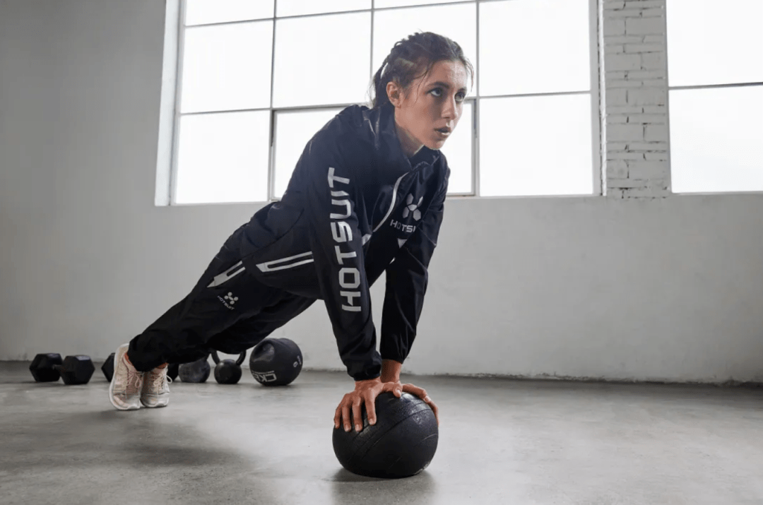 特别是对于钟爱健身,喜欢运动,想找个机会流一身大汗的人们来说,居家