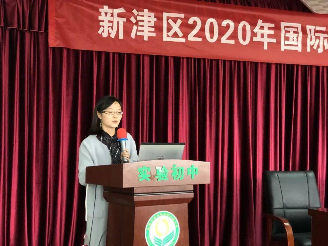 成都市教育局副局长沈鹏指导市级中外人文交流课题研究