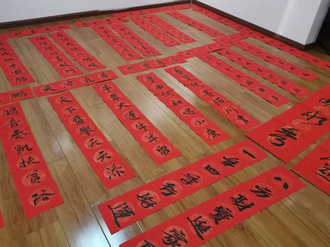 巴蜀画派贺岁巴蜀翰墨写春联牛气冲天迎新春