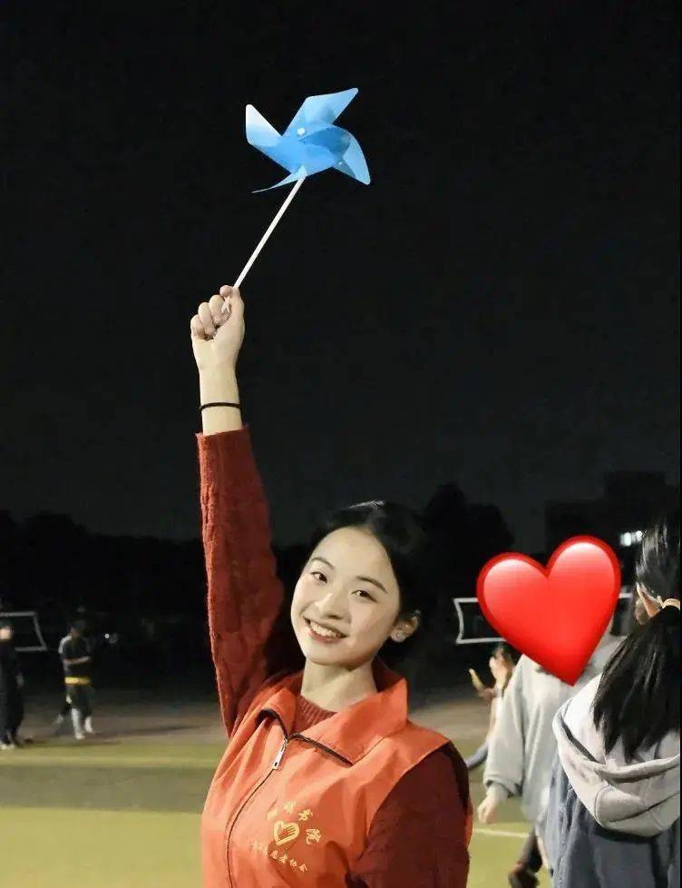 寒假生活图鉴语至人心明媚如你边雨倩