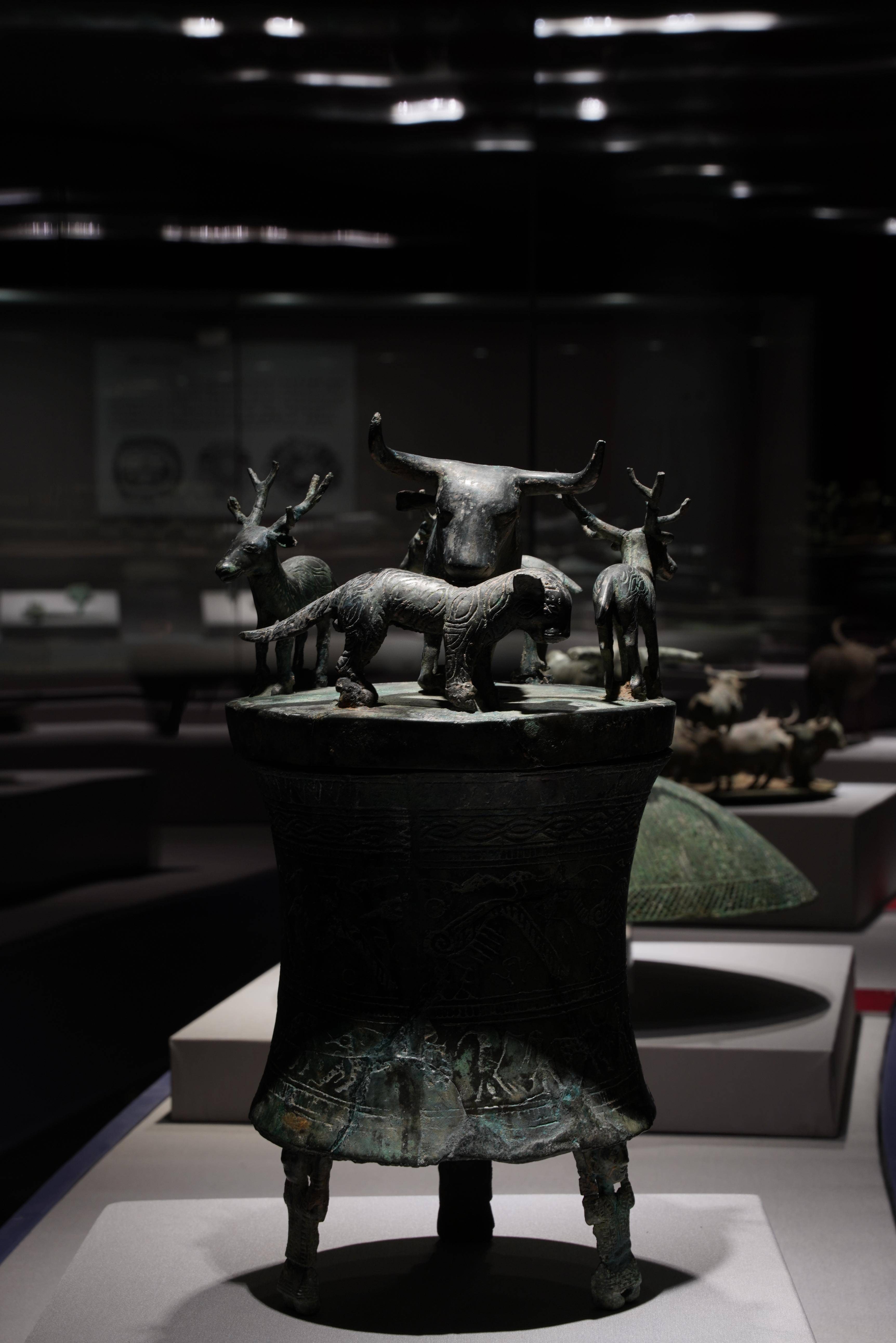 段文瑜 摄云南省博物馆展览部主任何卫明介绍,几百万年来,牛一直是