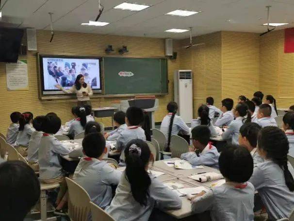 春潮传喜讯牛岁报佳音三门县心湖小学全体师生给您拜年啦