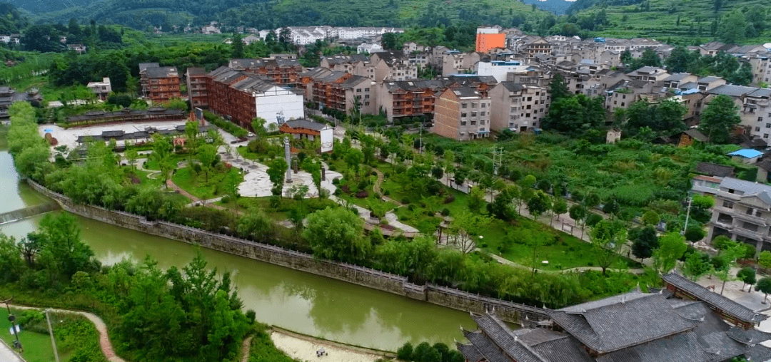 余庆县花山苗族乡给全县人民拜年啦