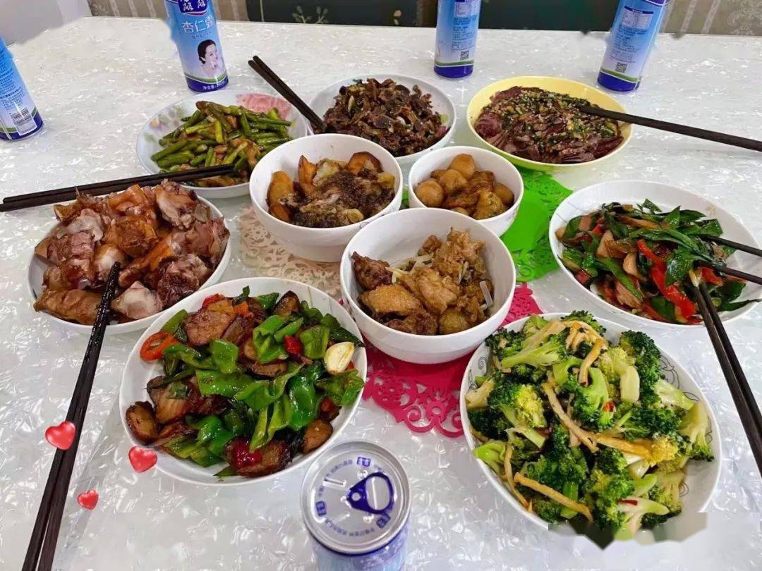 今夜万家灯火一桌团圆饭点亮家的温暖