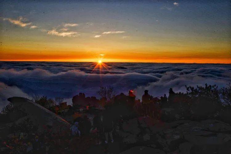 大年初一 看泰山日出 祈国泰民安