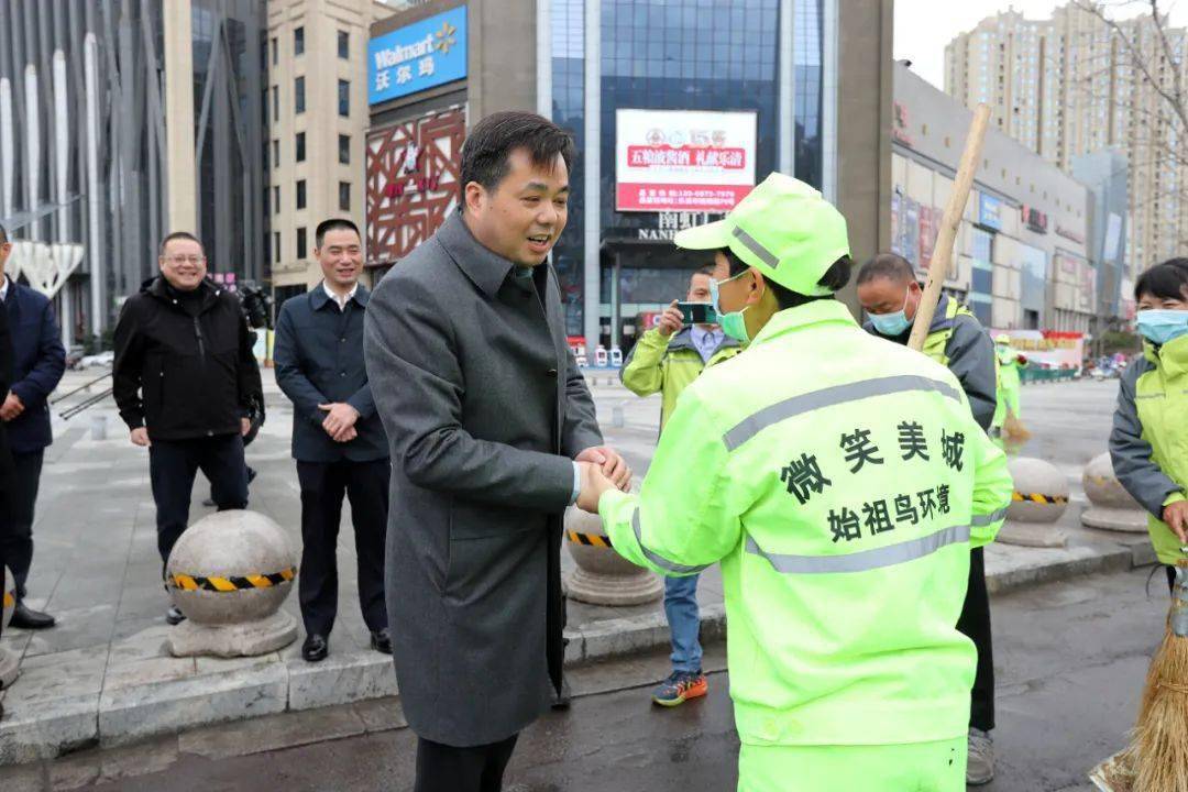 大年初一,乐清市长徐建兵看望慰问春节值班人员并检查