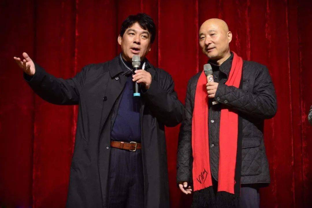 陈佩斯也因此一炮而红成为家喻户晓的喜剧演员,被称作喜剧小品的开山