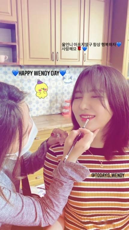 red velvet joy,对生日的wendy说:"姐姐不要再生病"