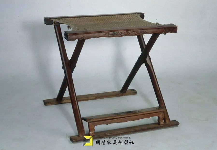 5厘米交杌俗称"马扎,原系北方少数民族所用,是最早传入汉地供垂足坐