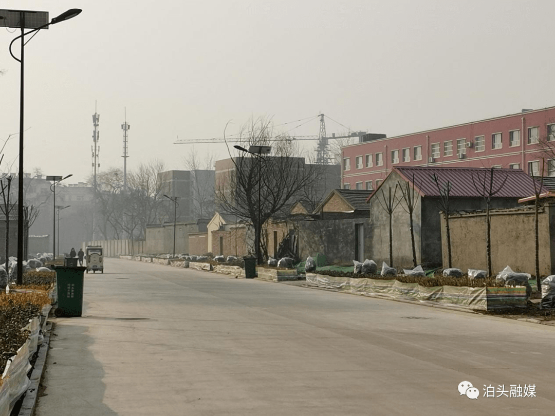 泊头火柴厂附近往日臭水沟,今成便民路!