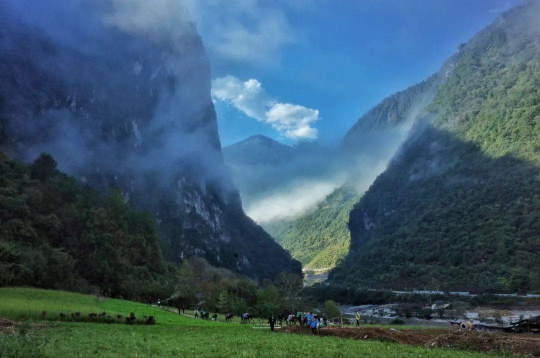 【怒江旅游】绝美!怒江这2条顶级徒步路线,路上每一帧