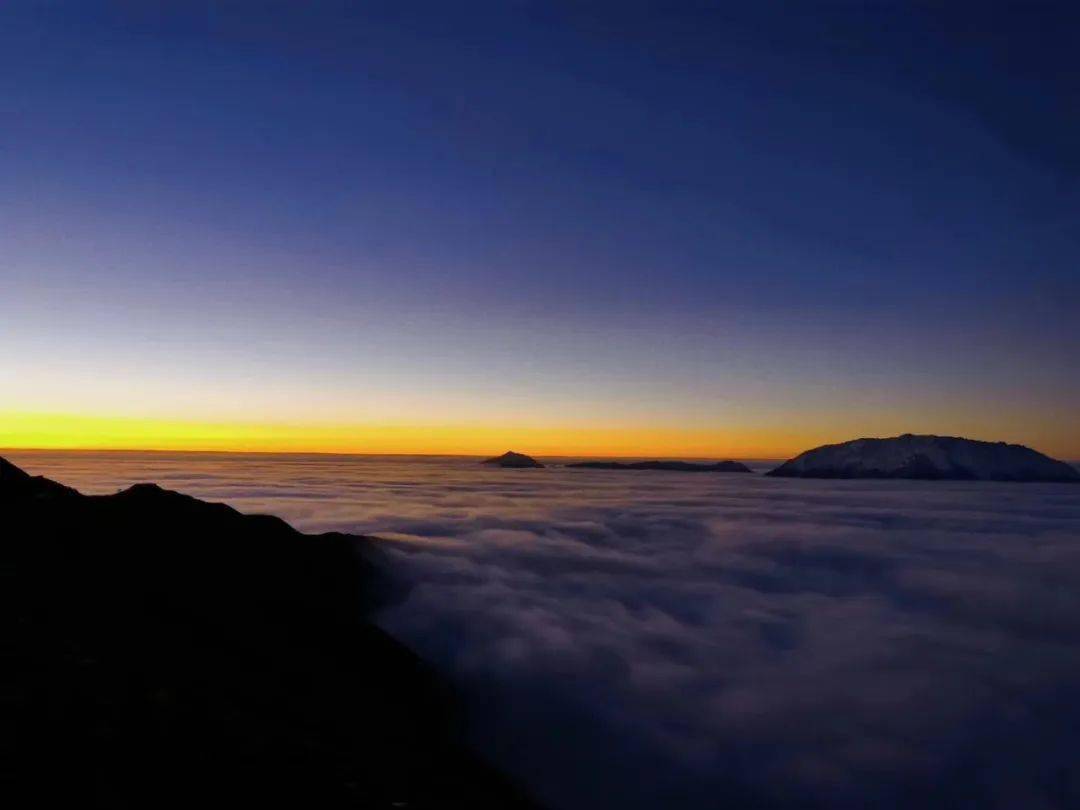 【二日游|达瓦更扎】追寻日出与云海_风景区